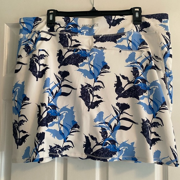 CB Drytec Annika Floral Golf Skort Size XL - Picture 5 of 8